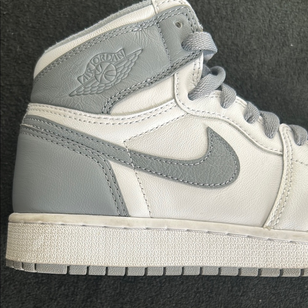 Nike Air Jordan High-Top Sneakers in Gray and White - Picture 3 of 8